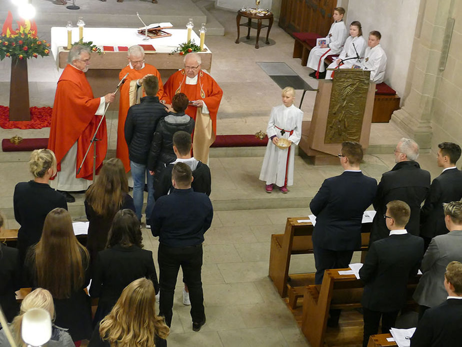 Firmung 2017 in Naumburg (Foto: Karl-Franz Thiede)